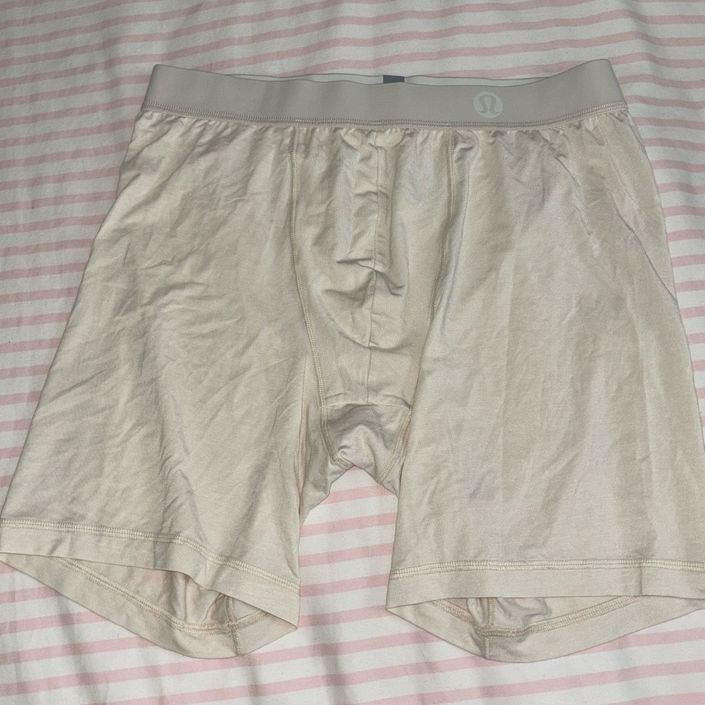 NWOT men’s large Lululemon boxer briefs